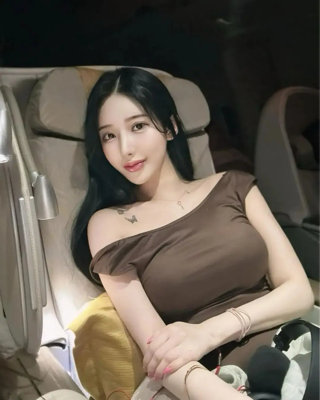 欧冠奇迹！5万人口小城狂欢：29天连斩3豪门 16强近在咫尺